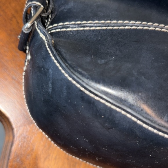 Tommy Hilfiger leather extra smooth Crossbody bag  navy blue/white stitching EUC - Picture 12 of 17